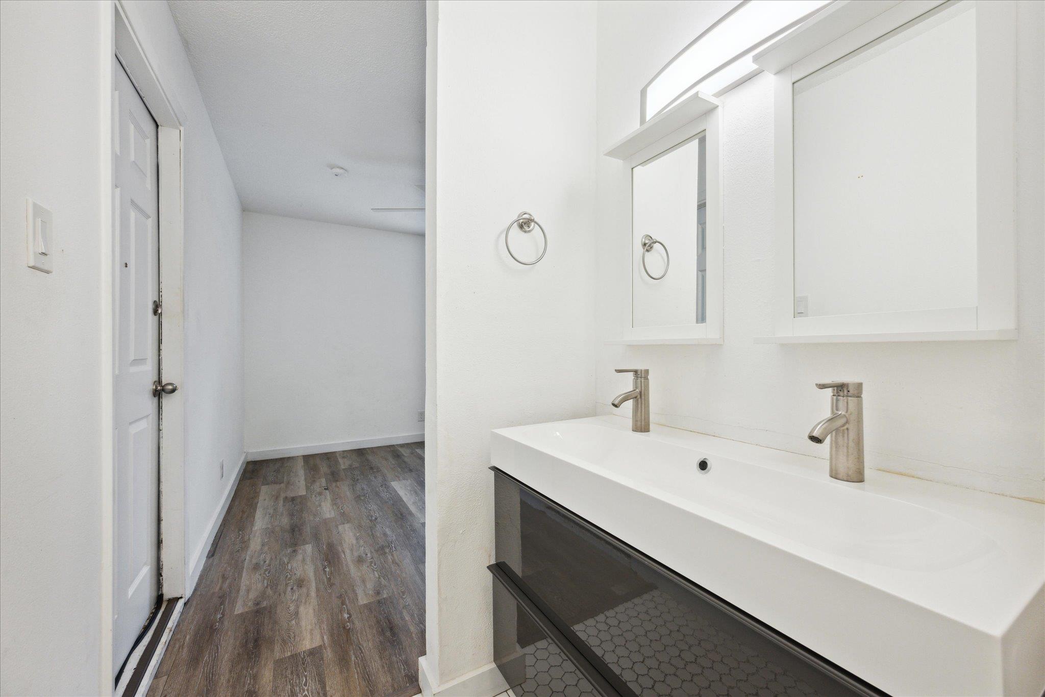 300 Tilbury Ln Property Photo 21