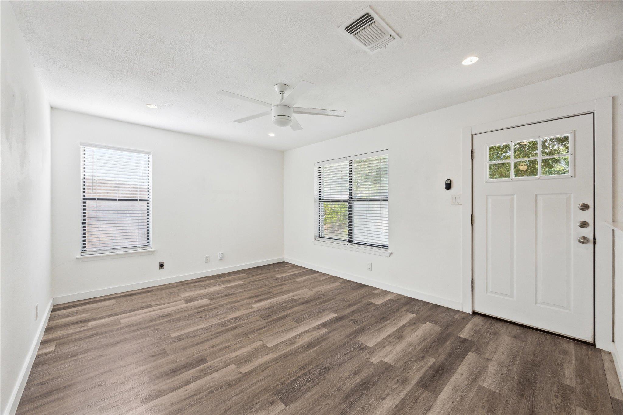 300 Tilbury Ln Property Photo 27