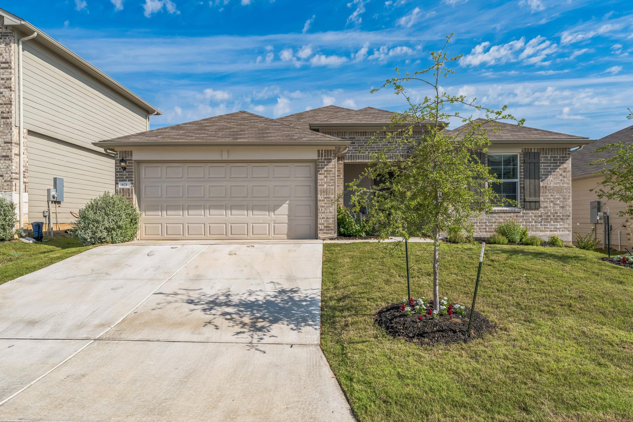 821 Bahia Pl Property Photo 3