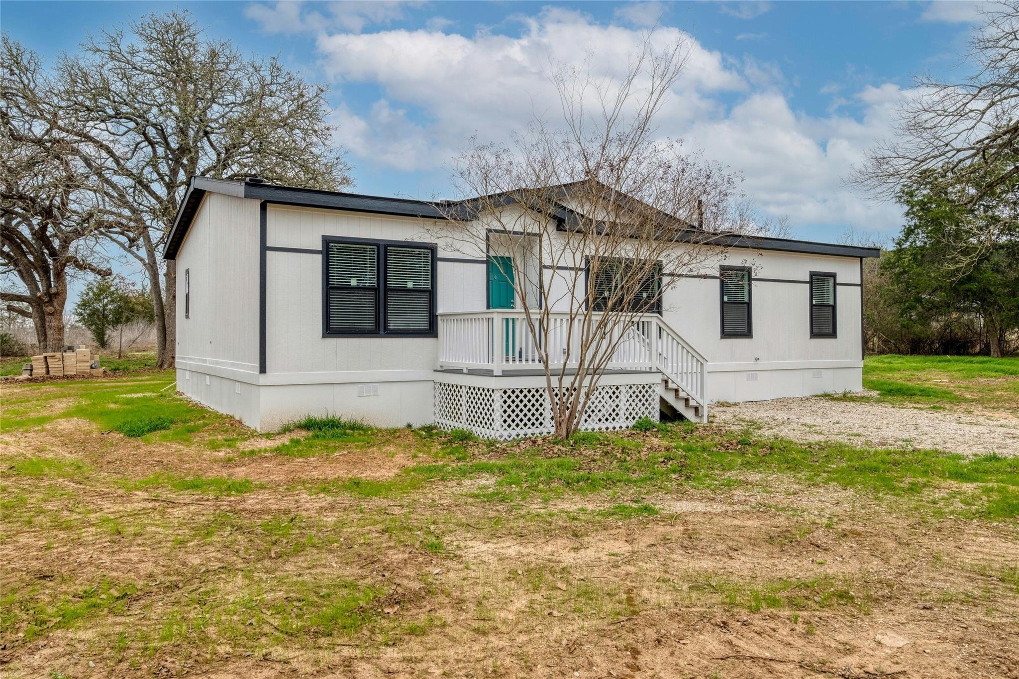 176 Whispering Pines Dr Property Photo