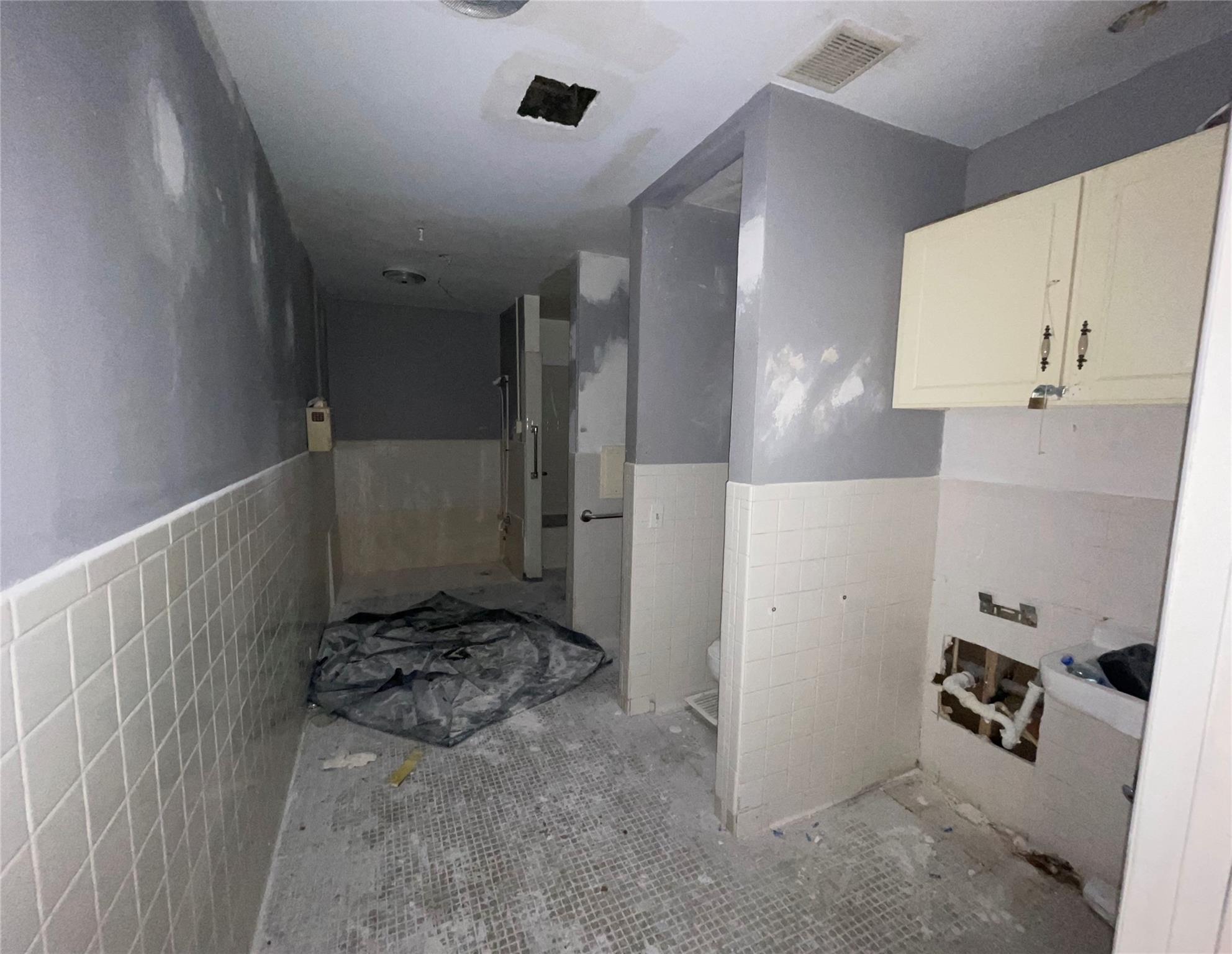 1405 W Storey St Property Photo 19