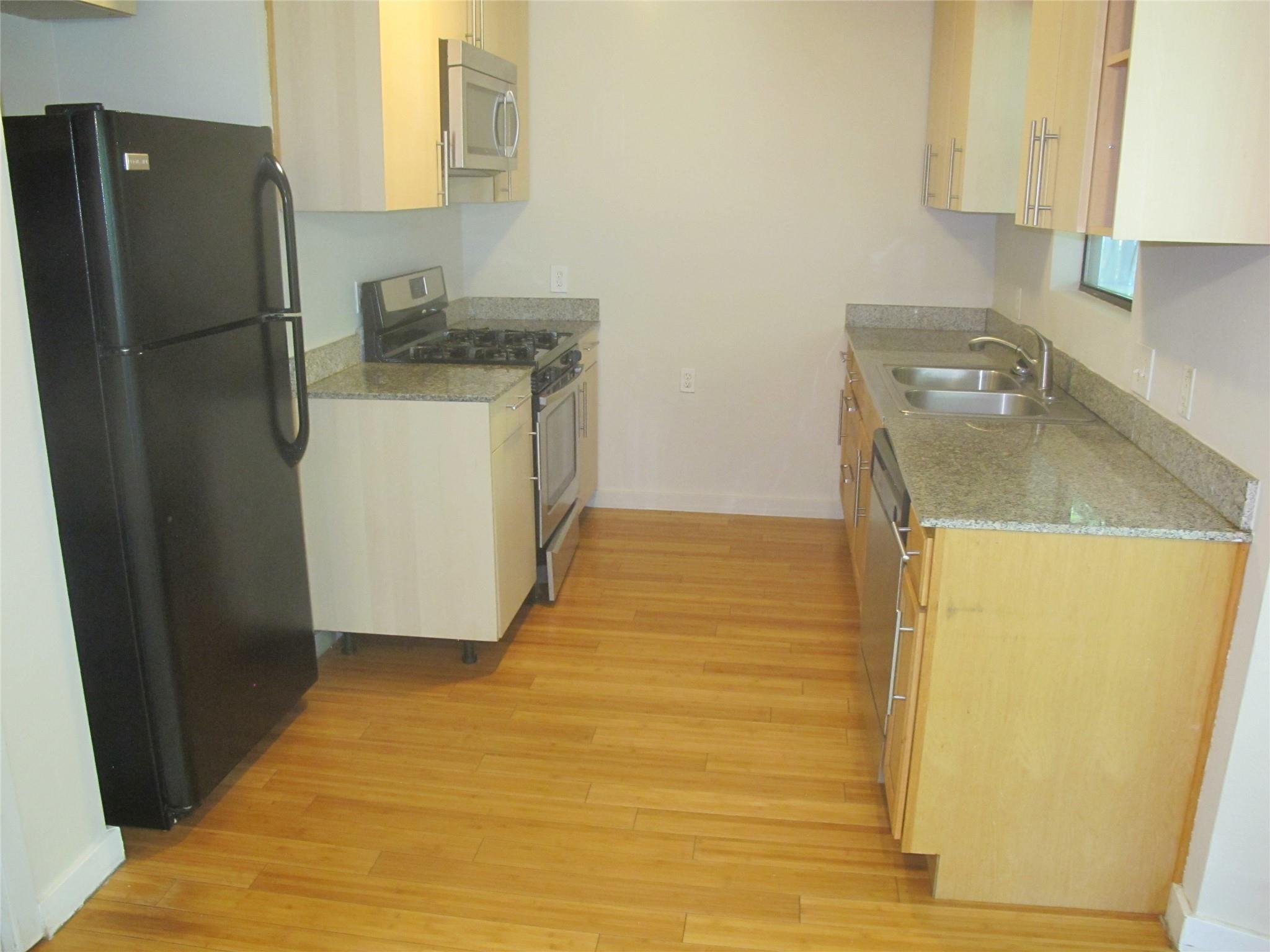 4907 Richmond Ave Property Photo 6
