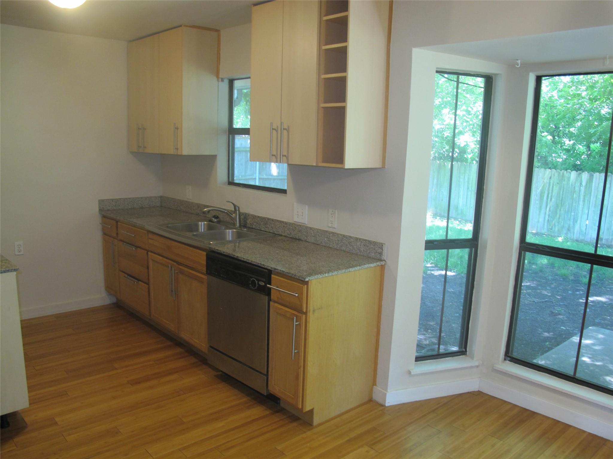 4907 Richmond Ave Property Photo 7