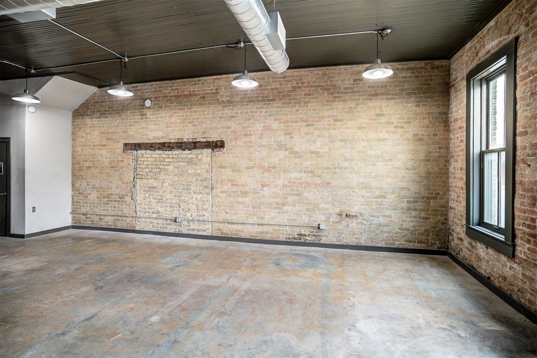 711 Chestnut St Property Photo 5