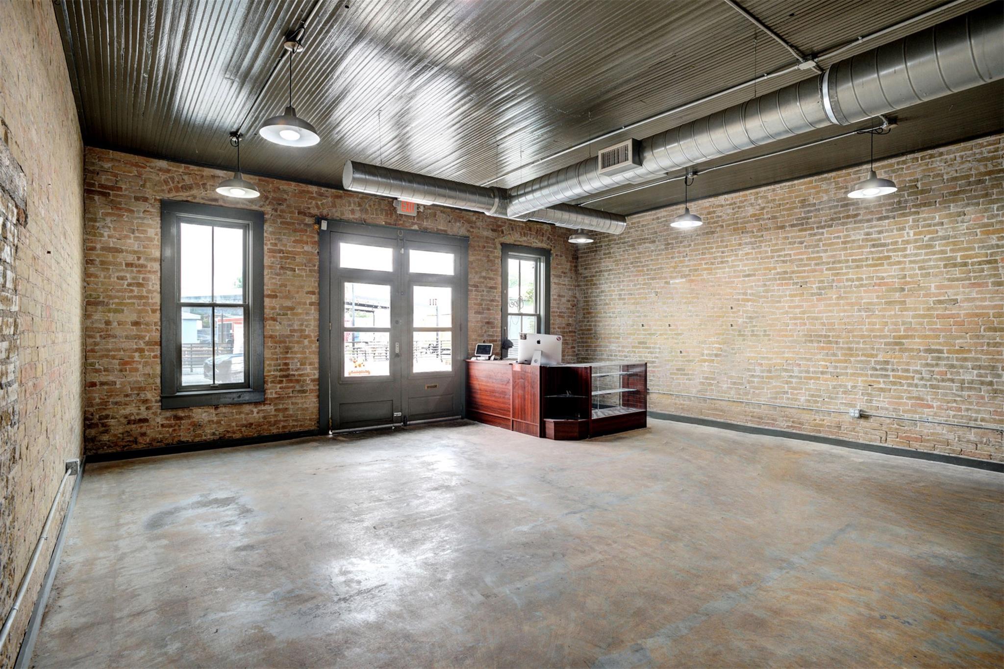 711 Chestnut St Property Photo 8