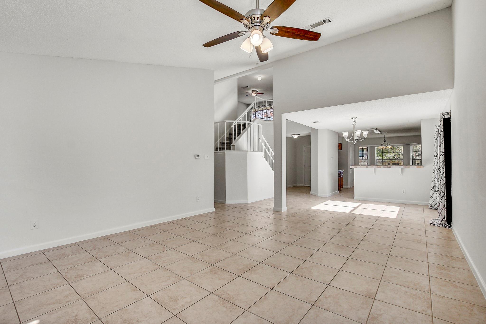 17516 Klamath Falls Dr Property Photo 5