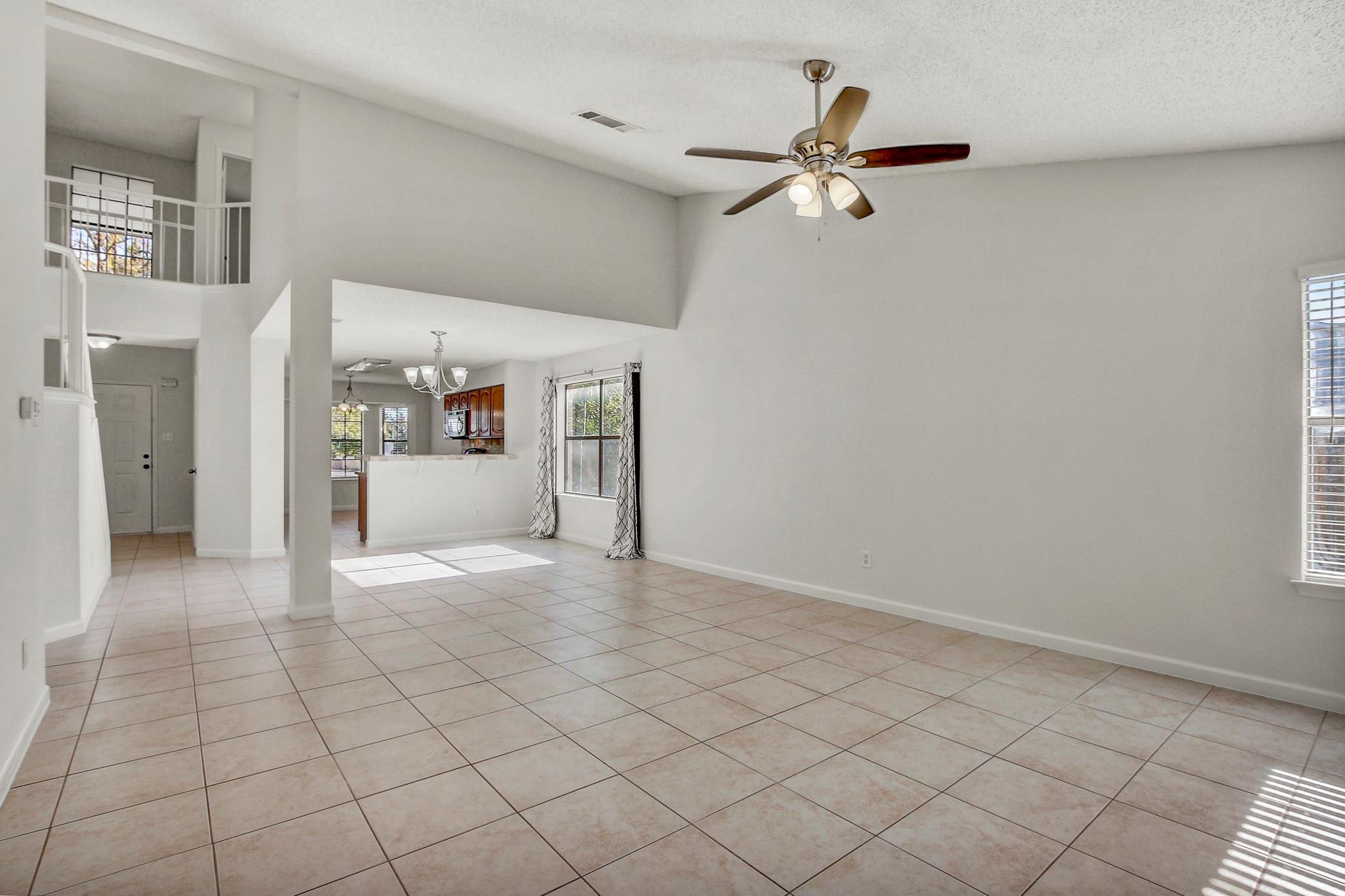 17516 Klamath Falls Dr Property Photo 6