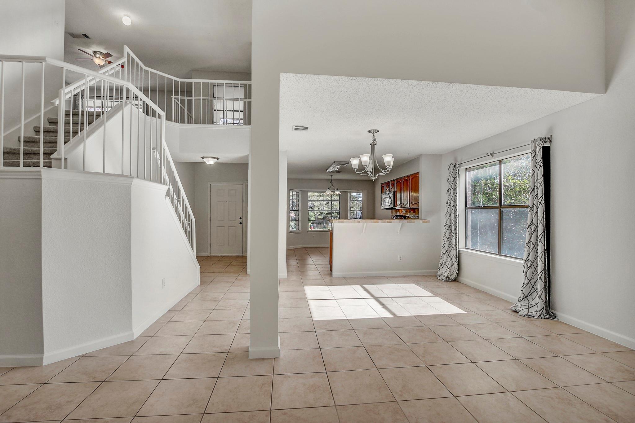 17516 Klamath Falls Dr Property Photo 7