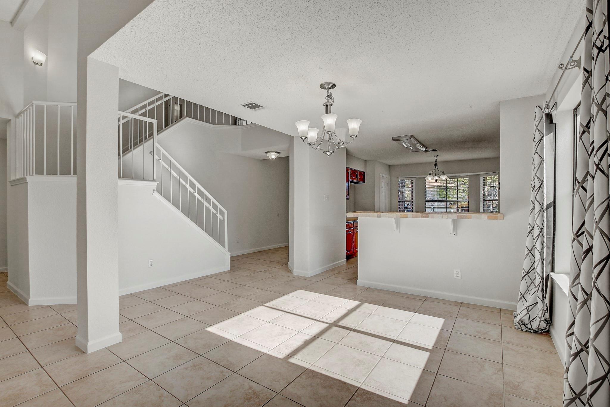 17516 Klamath Falls Dr Property Photo 8