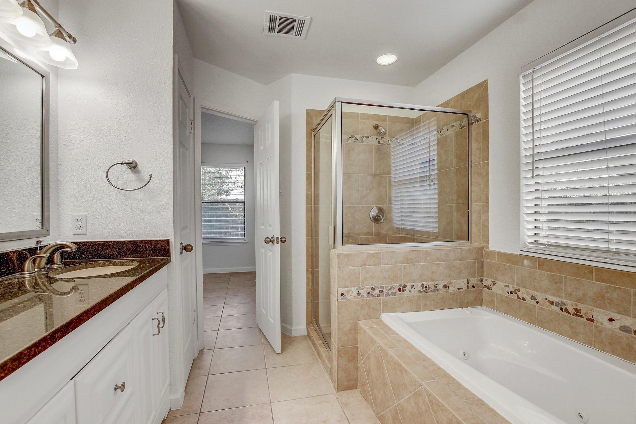 17516 Klamath Falls Dr Property Photo 17