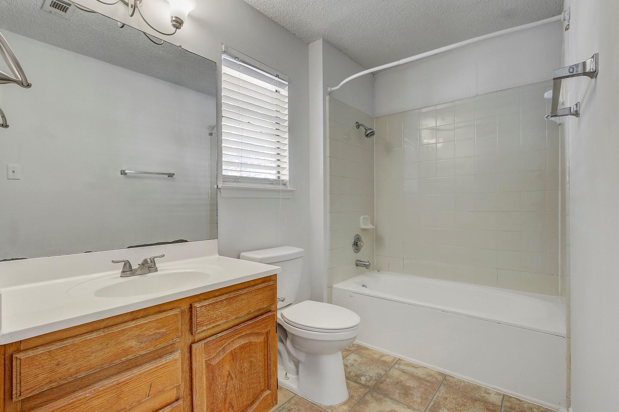 17516 Klamath Falls Dr Property Photo 25