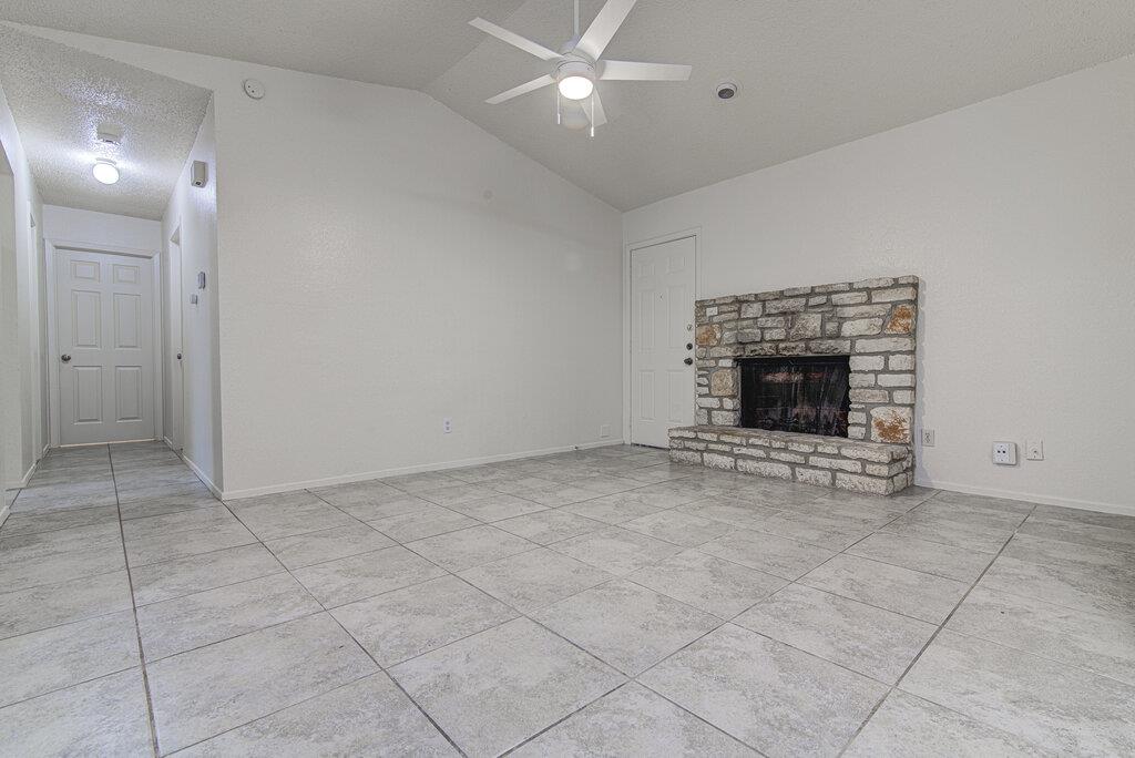 824 King Albert St #a Property Photo 5