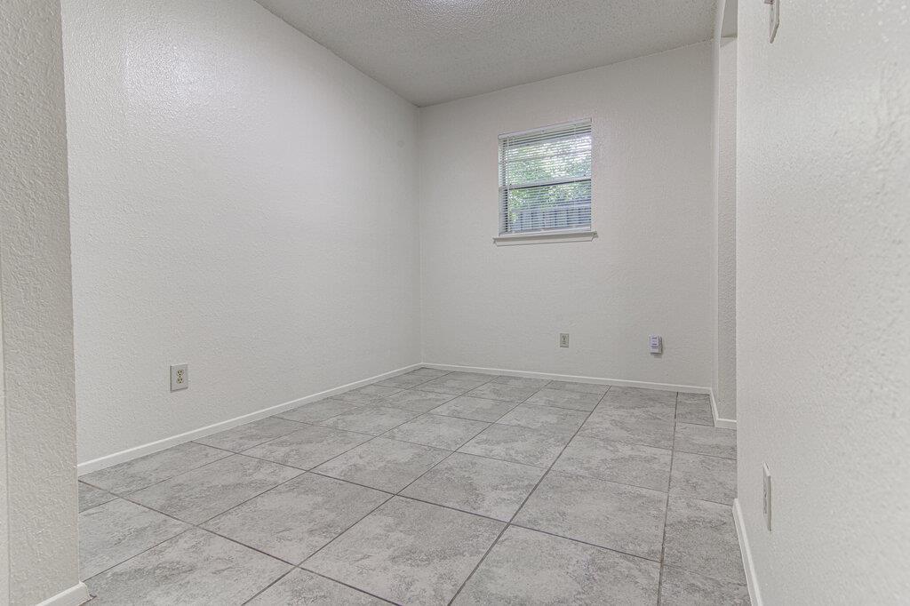 824 King Albert St #a Property Photo 6