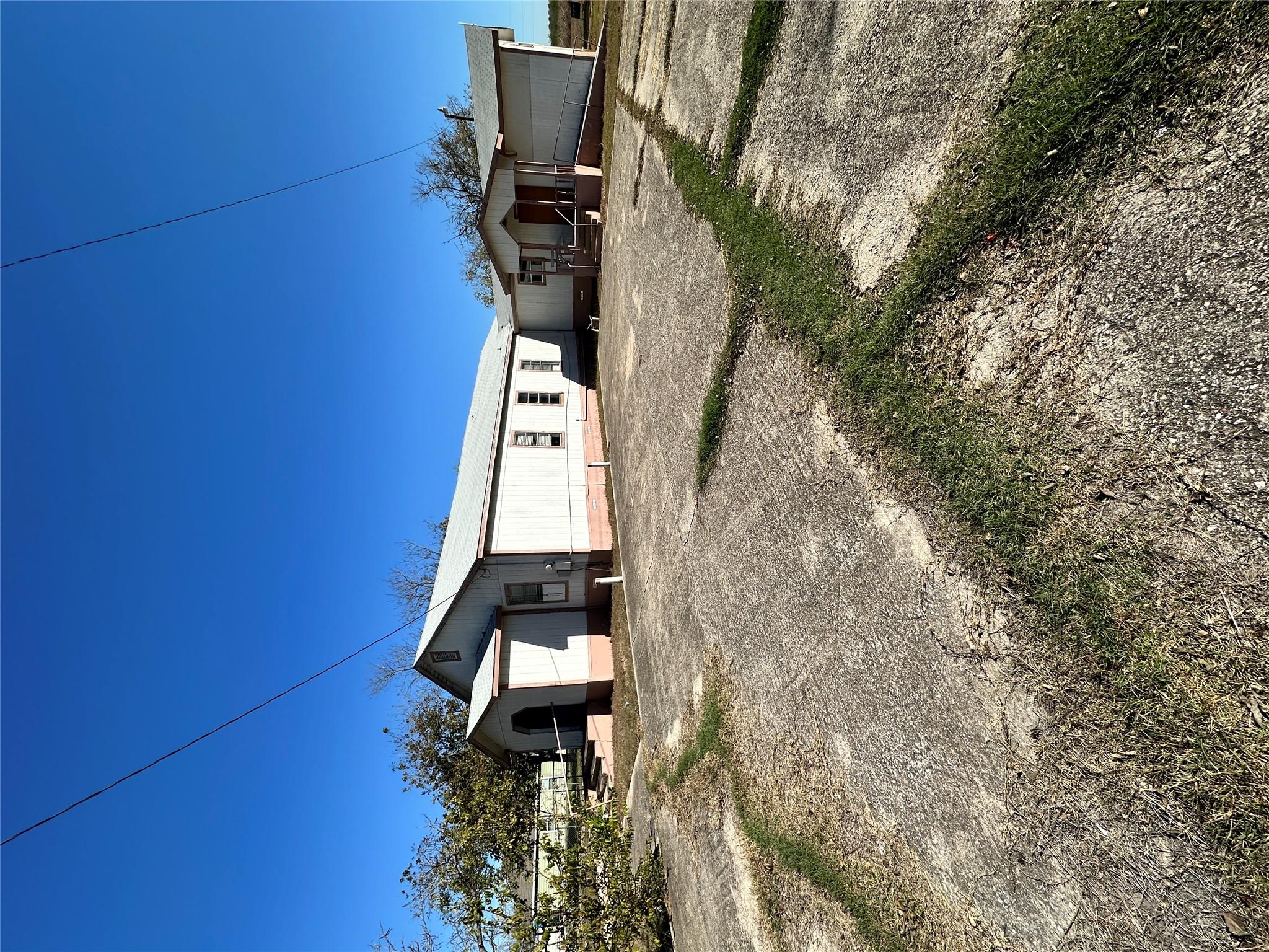 125 2nd Ave Property Photo 1