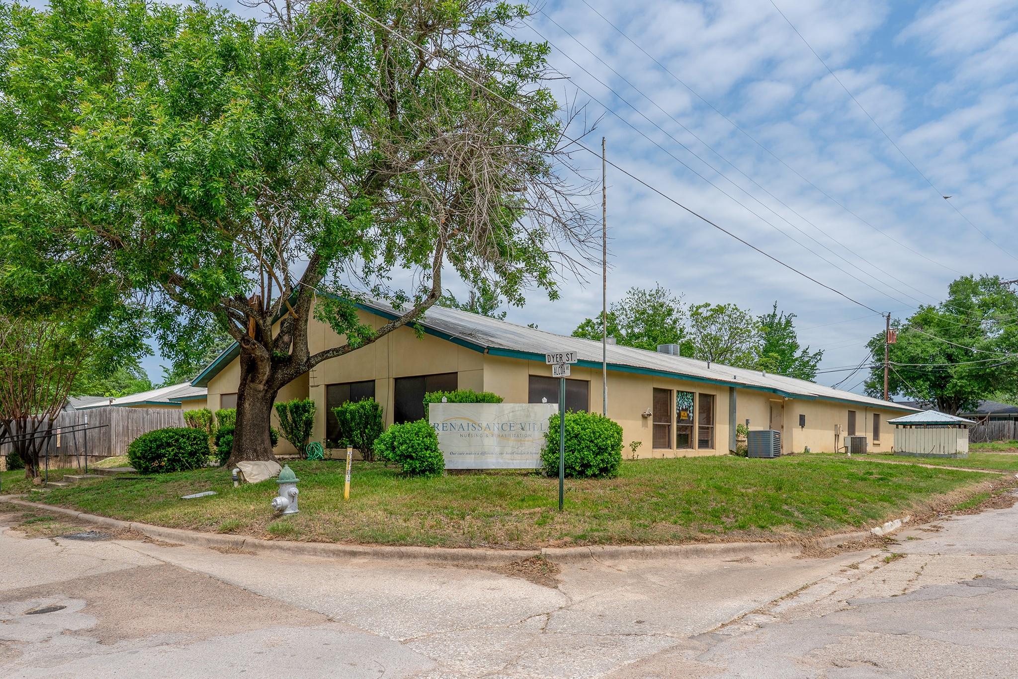 700 Dyer St Property Photo