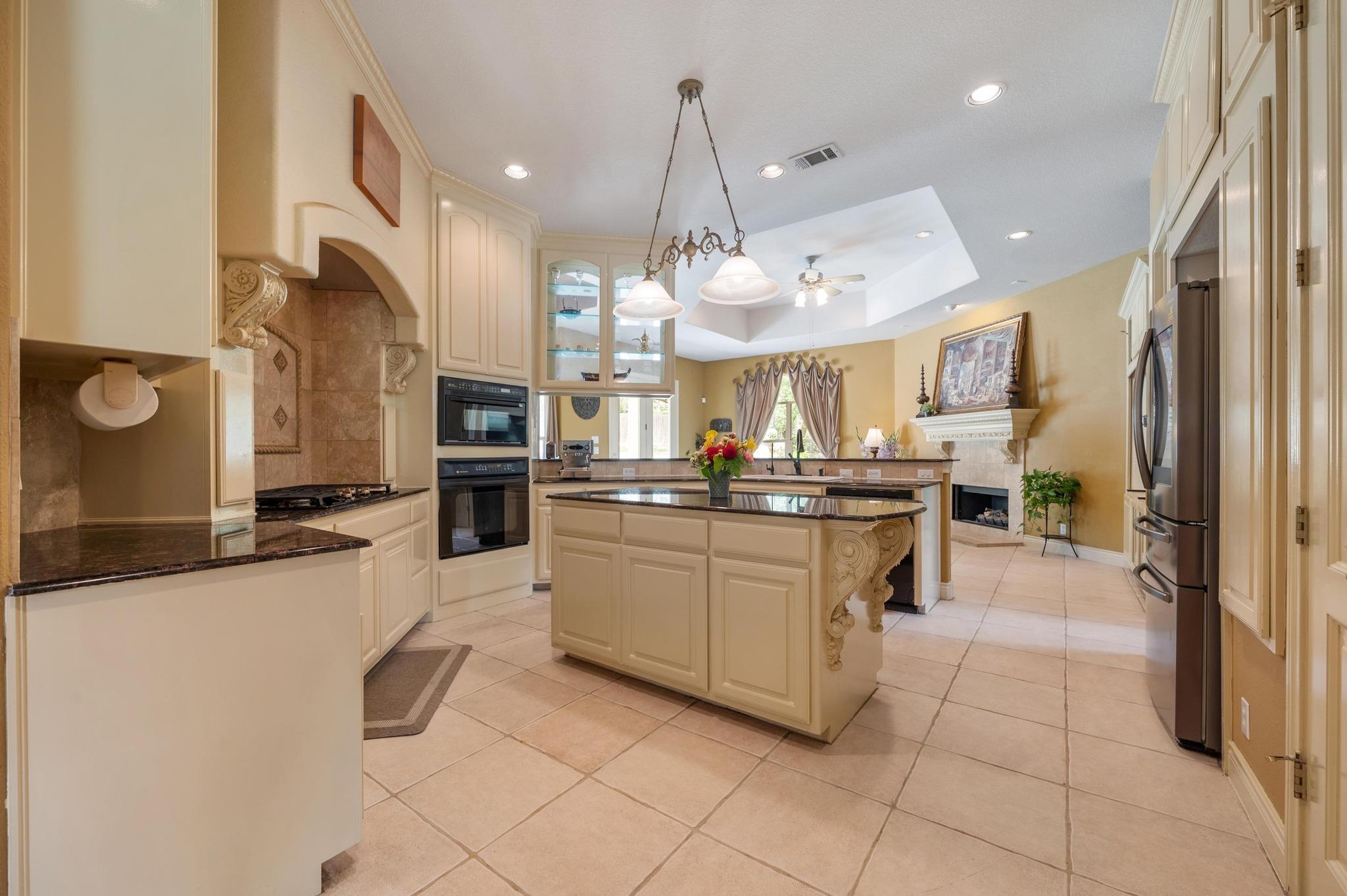 10912 Centennial Trl Property Photo 11