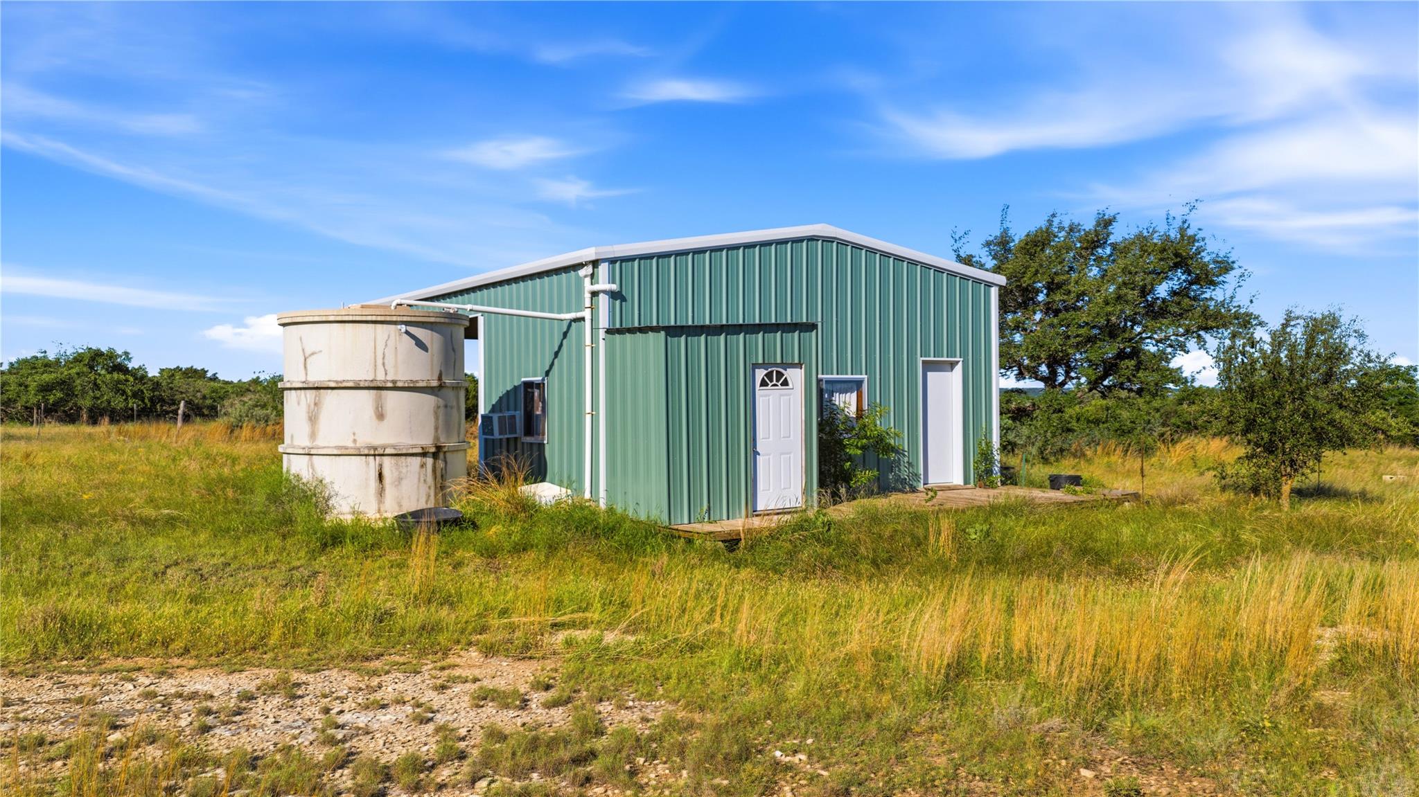 3276 Link Rd Property Photo 4