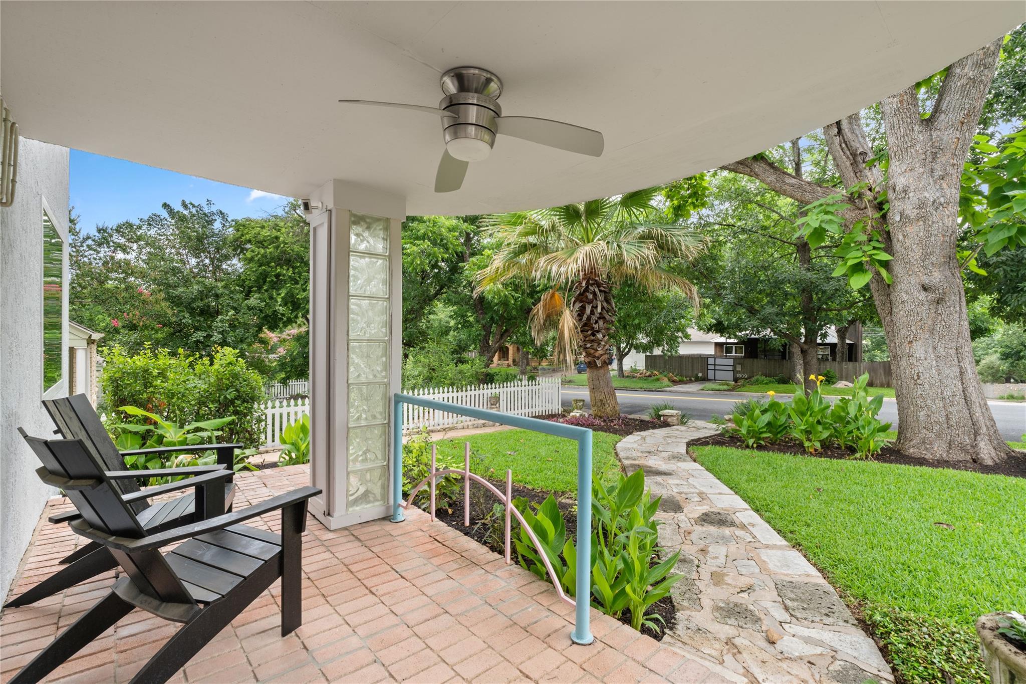 1910 Travis Heights Blvd Property Photo 5