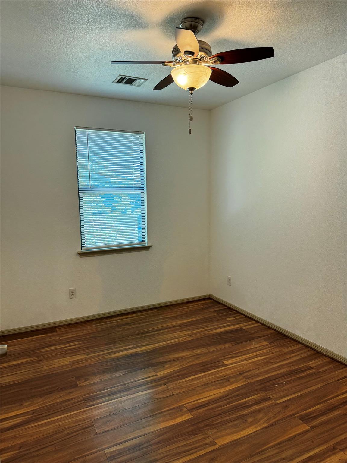 8901 Parkfield Dr Property Photo 3