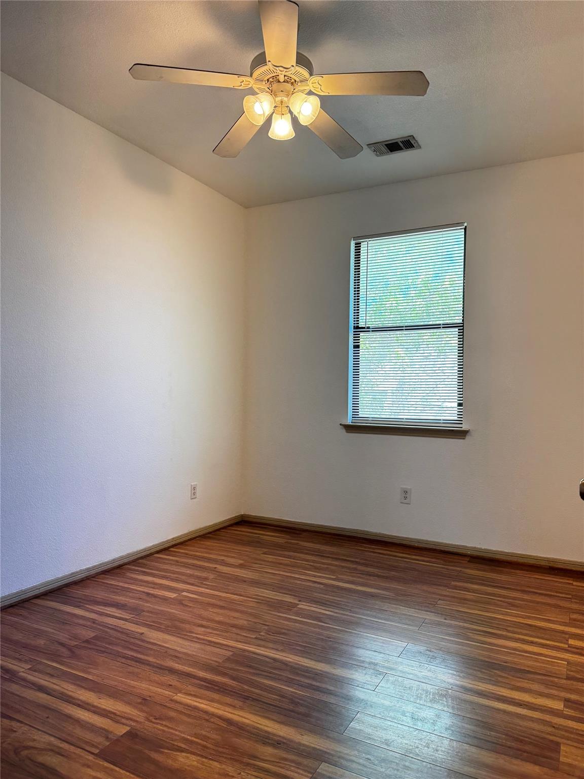 8901 Parkfield Dr Property Photo 4