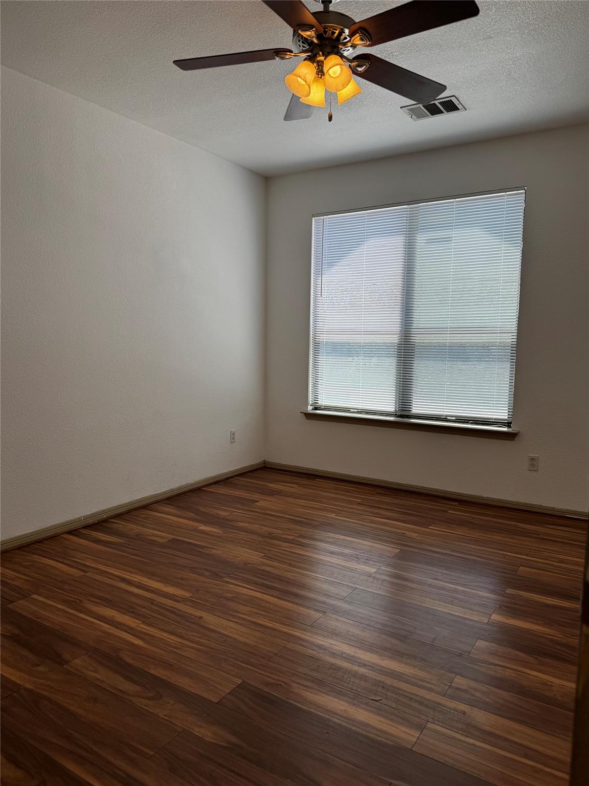 8901 Parkfield Dr Property Photo 6