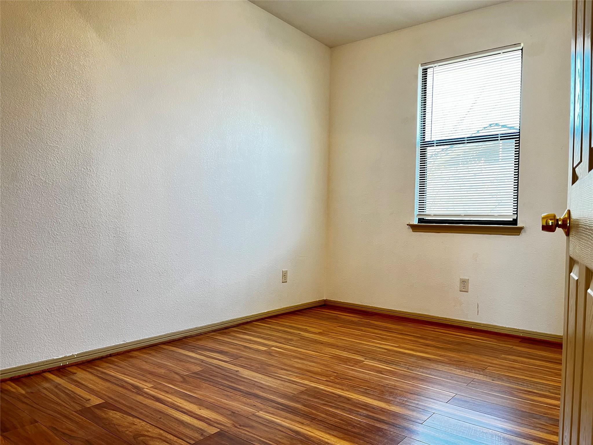 8901 Parkfield Dr Property Photo 9