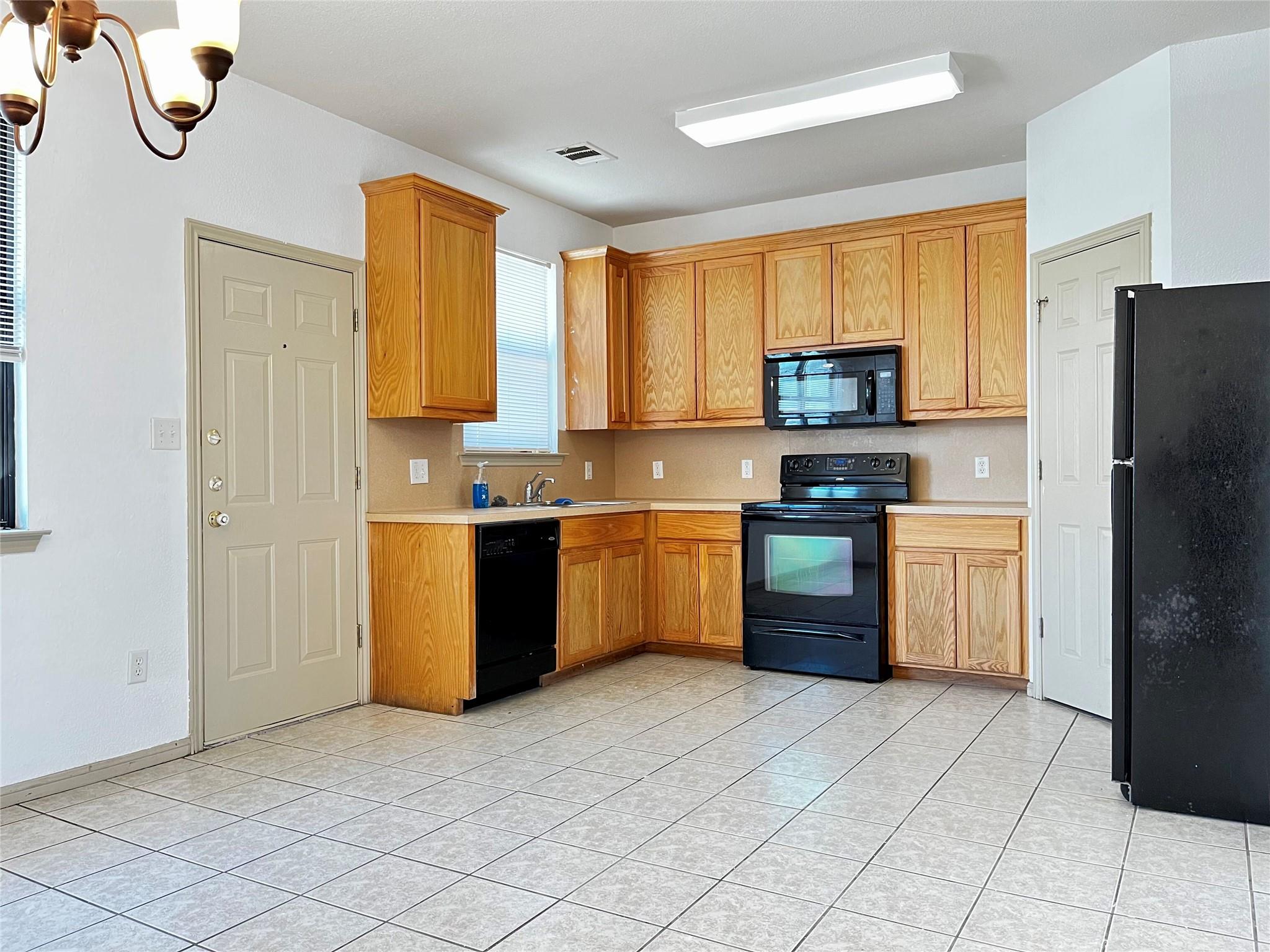 8901 Parkfield Dr Property Photo 11