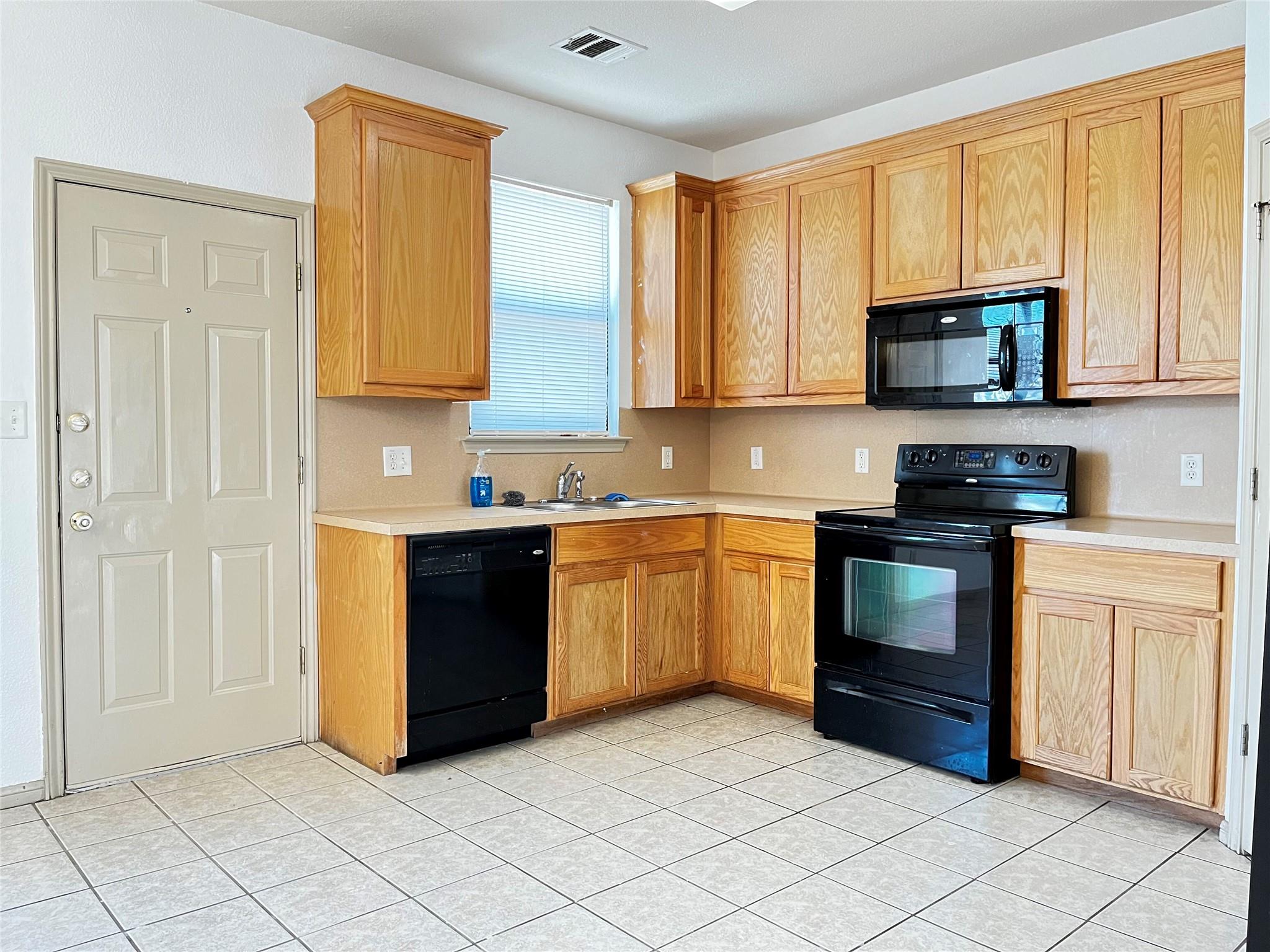 8901 Parkfield Dr Property Photo 12