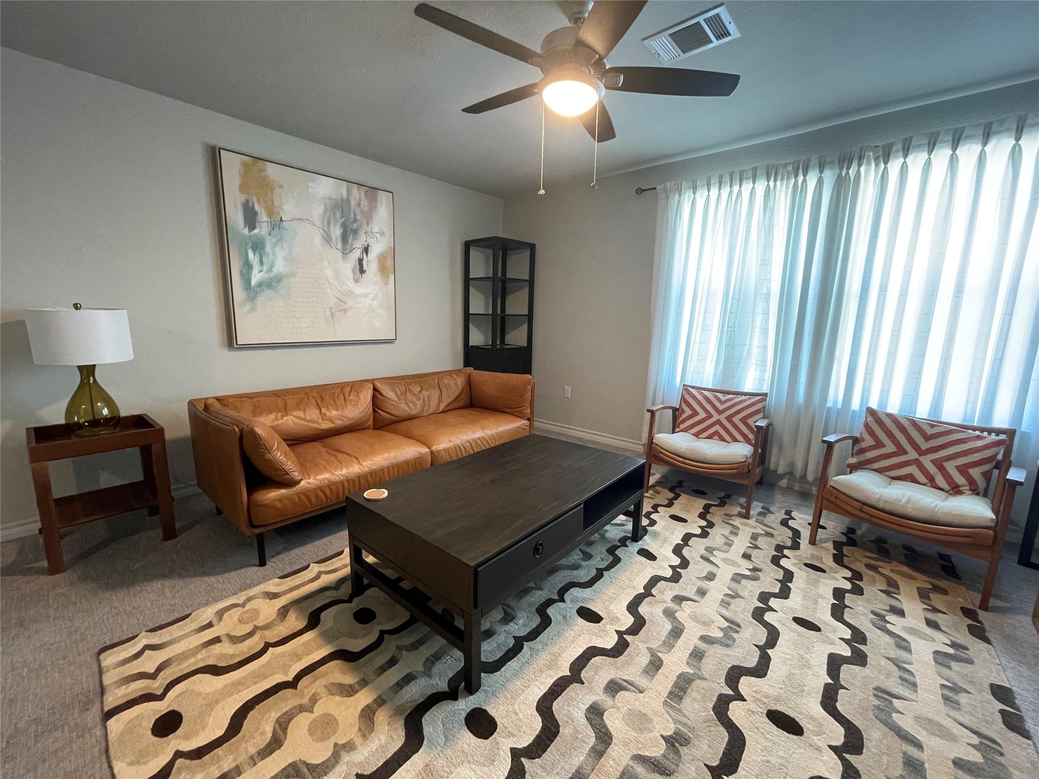 15807 Crissom Ln Property Photo 5
