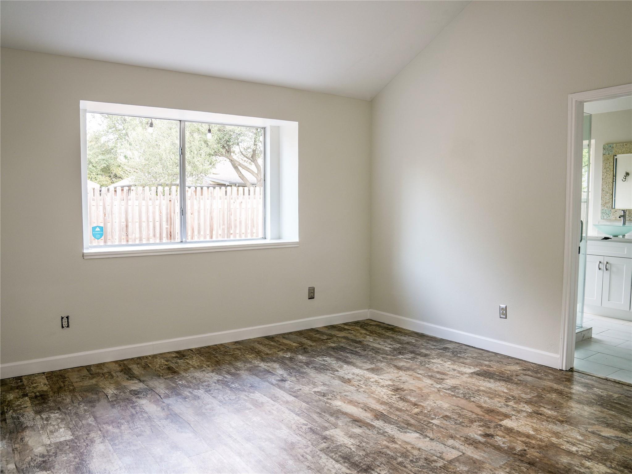 12903 Stanzel Dr Property Photo 4