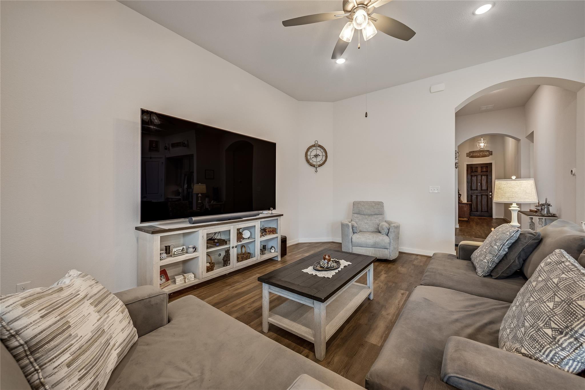 5509 Bellissima Way Property Photo 7