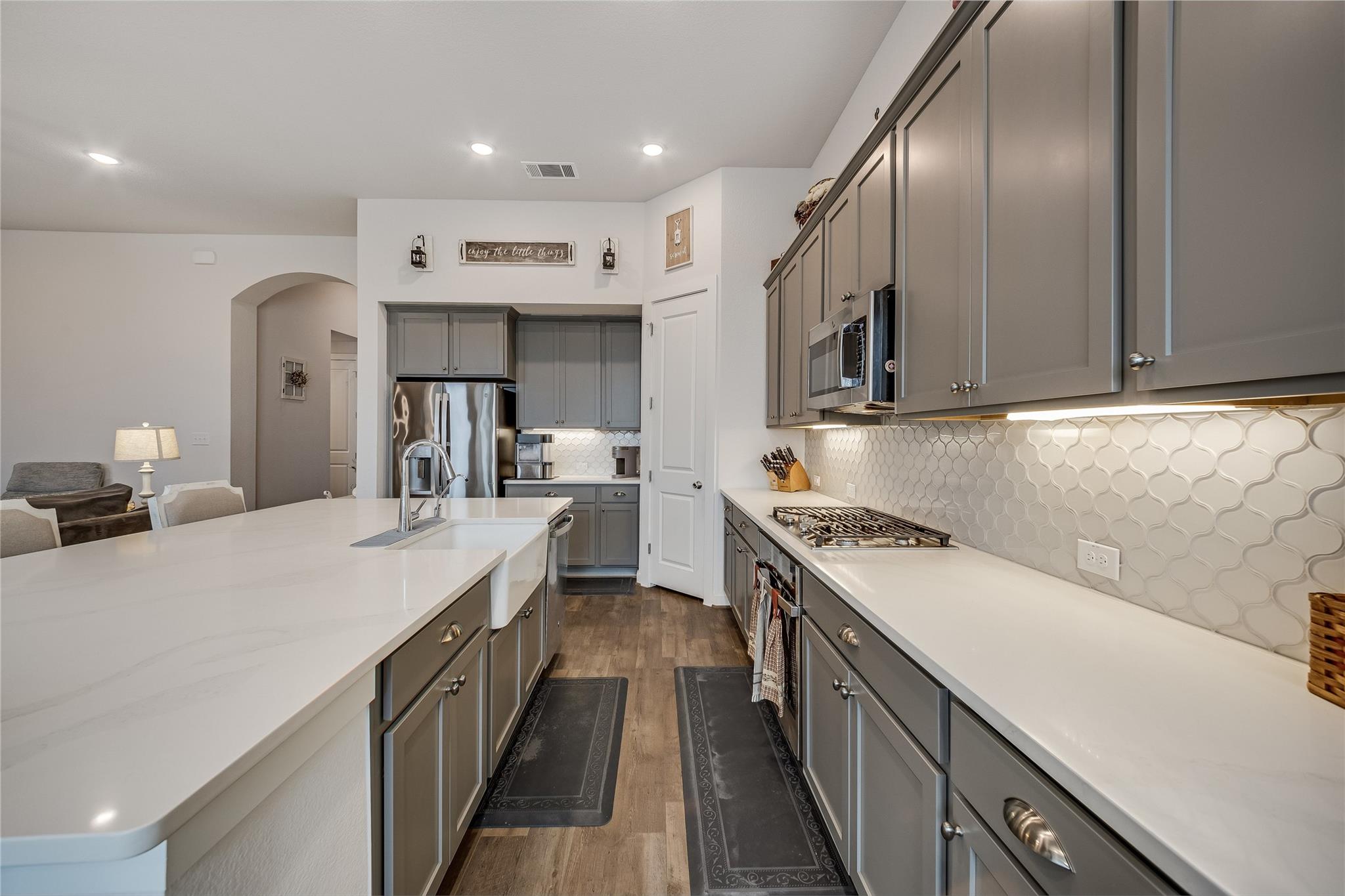 5509 Bellissima Way Property Photo 12