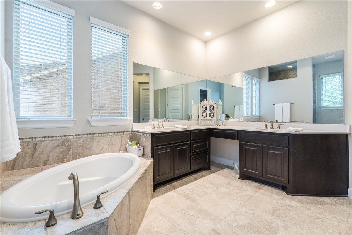4111 Capora Way Property Photo 23