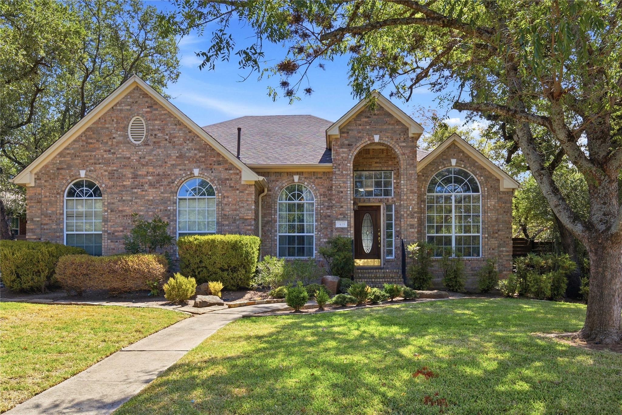 7435 Fireoak Dr Property Photo 1