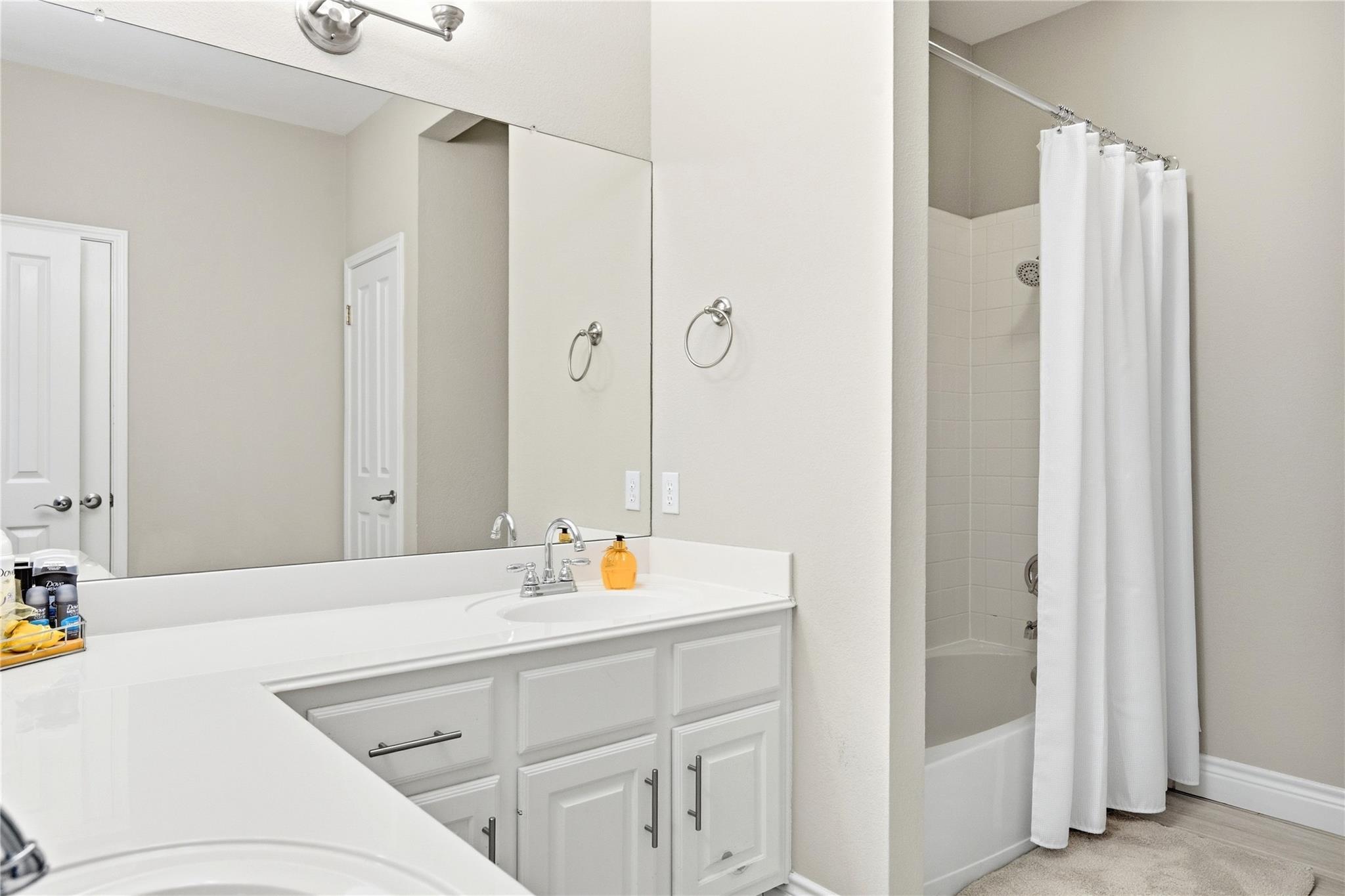 7435 Fireoak Dr Property Photo 25