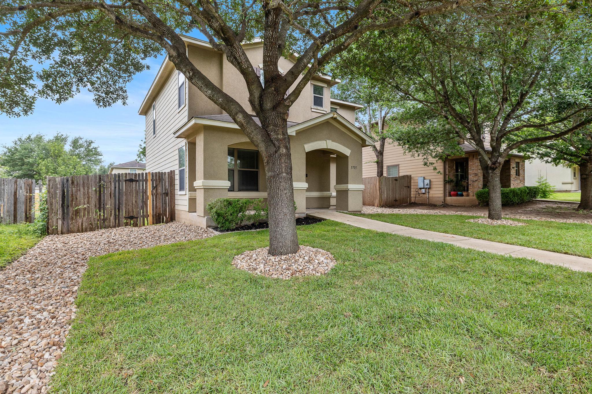 5705 Viewpoint Dr #a Property Photo 2