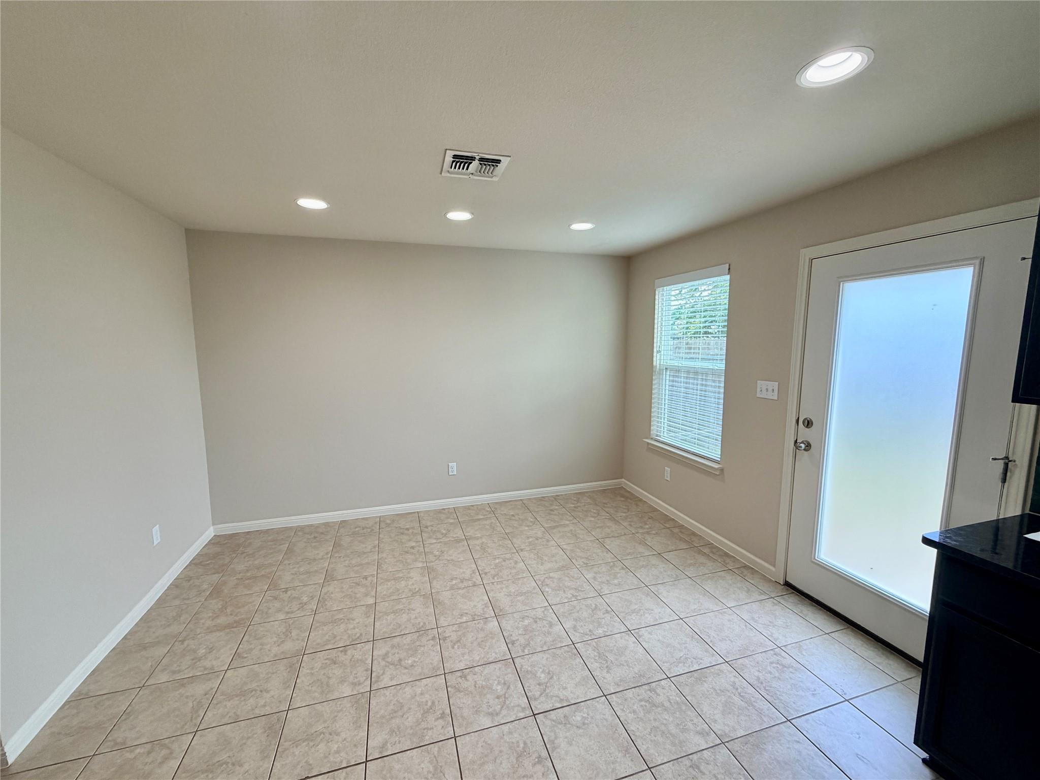 1010 Sand Post Pl Property Photo 7