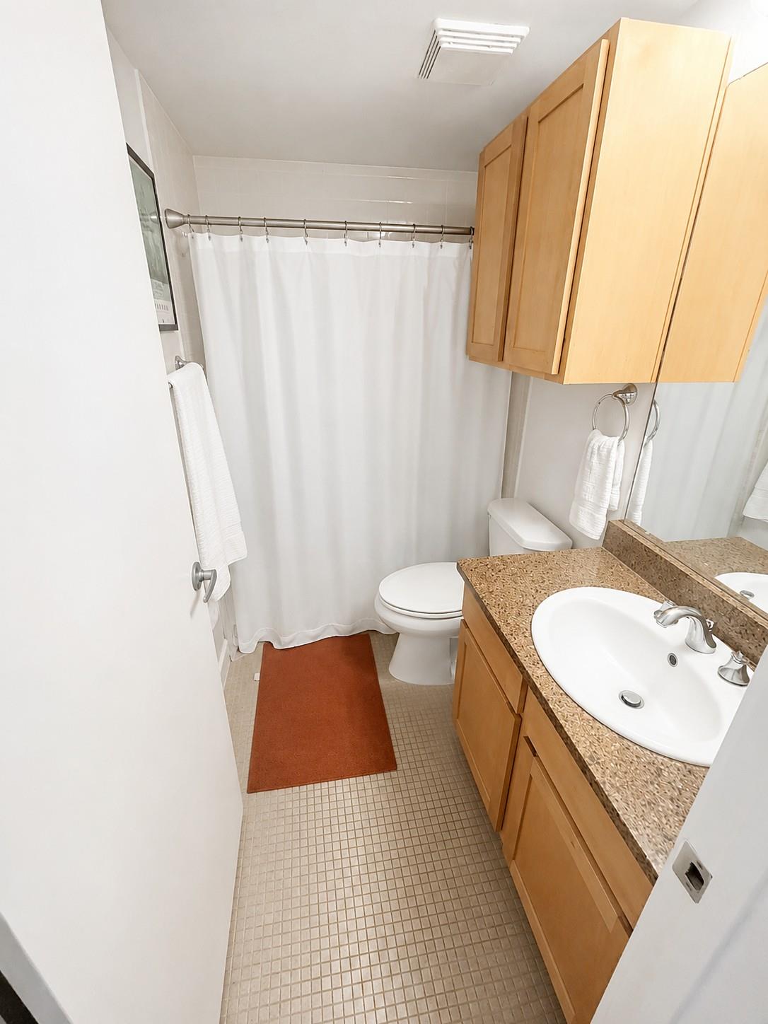 2931 E 12th St #304 Property Photo 8