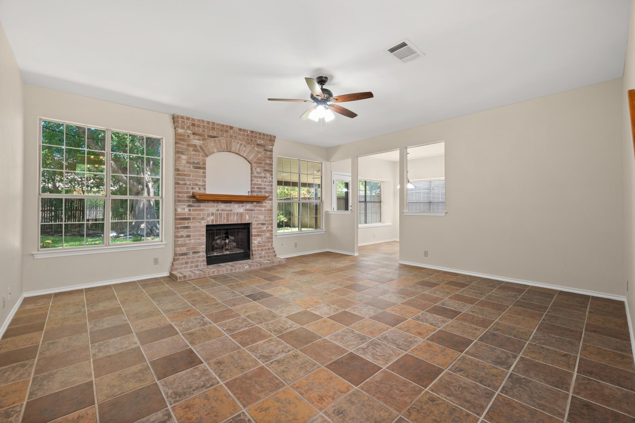 1304 Meadow Lark Dr Property Photo 7
