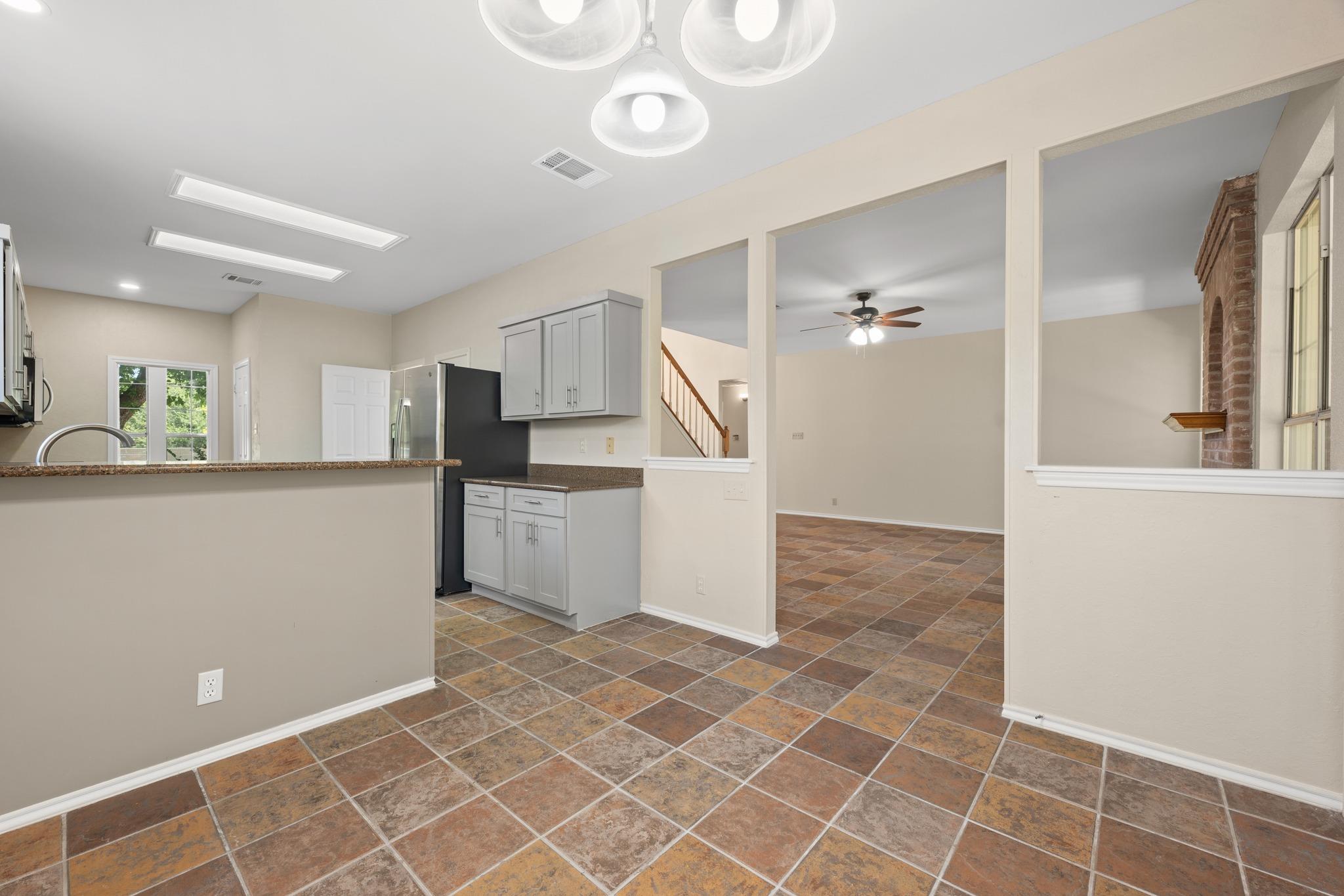 1304 Meadow Lark Dr Property Photo 10
