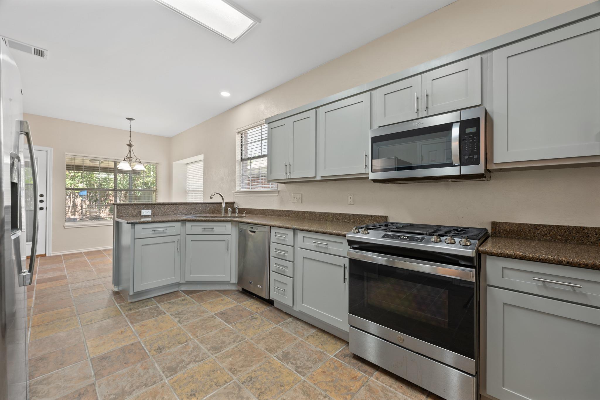 1304 Meadow Lark Dr Property Photo 16
