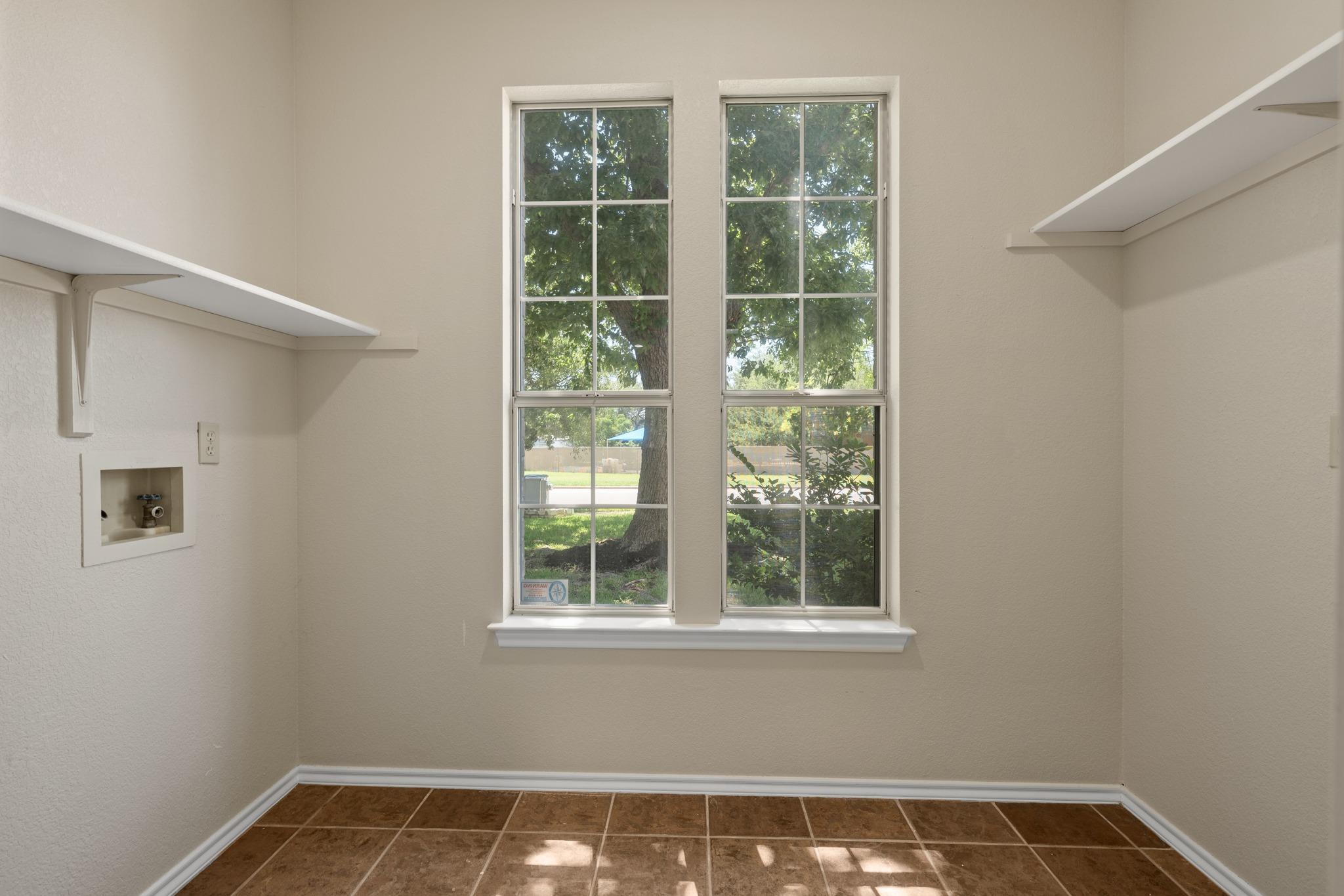1304 Meadow Lark Dr Property Photo 17