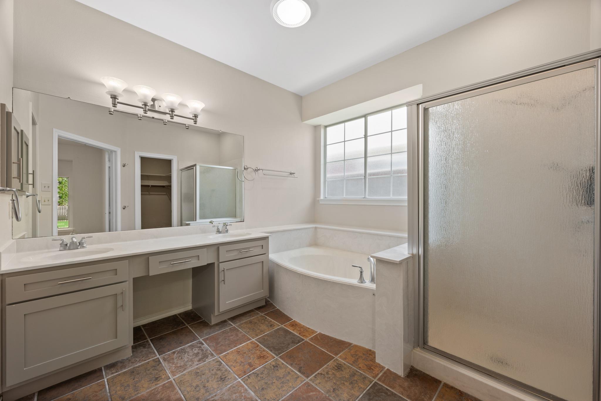 1304 Meadow Lark Dr Property Photo 21