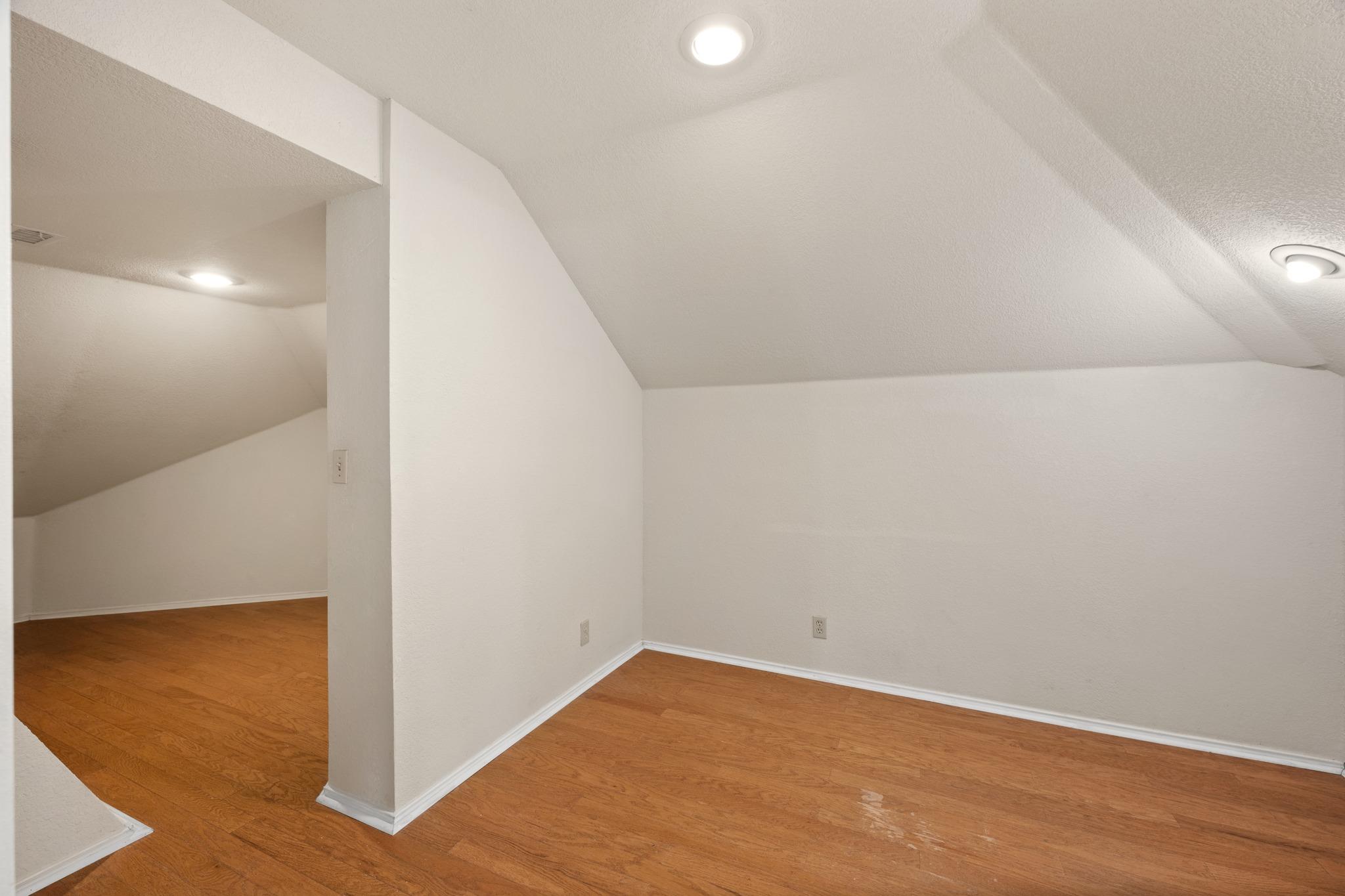 1304 Meadow Lark Dr Property Photo 27