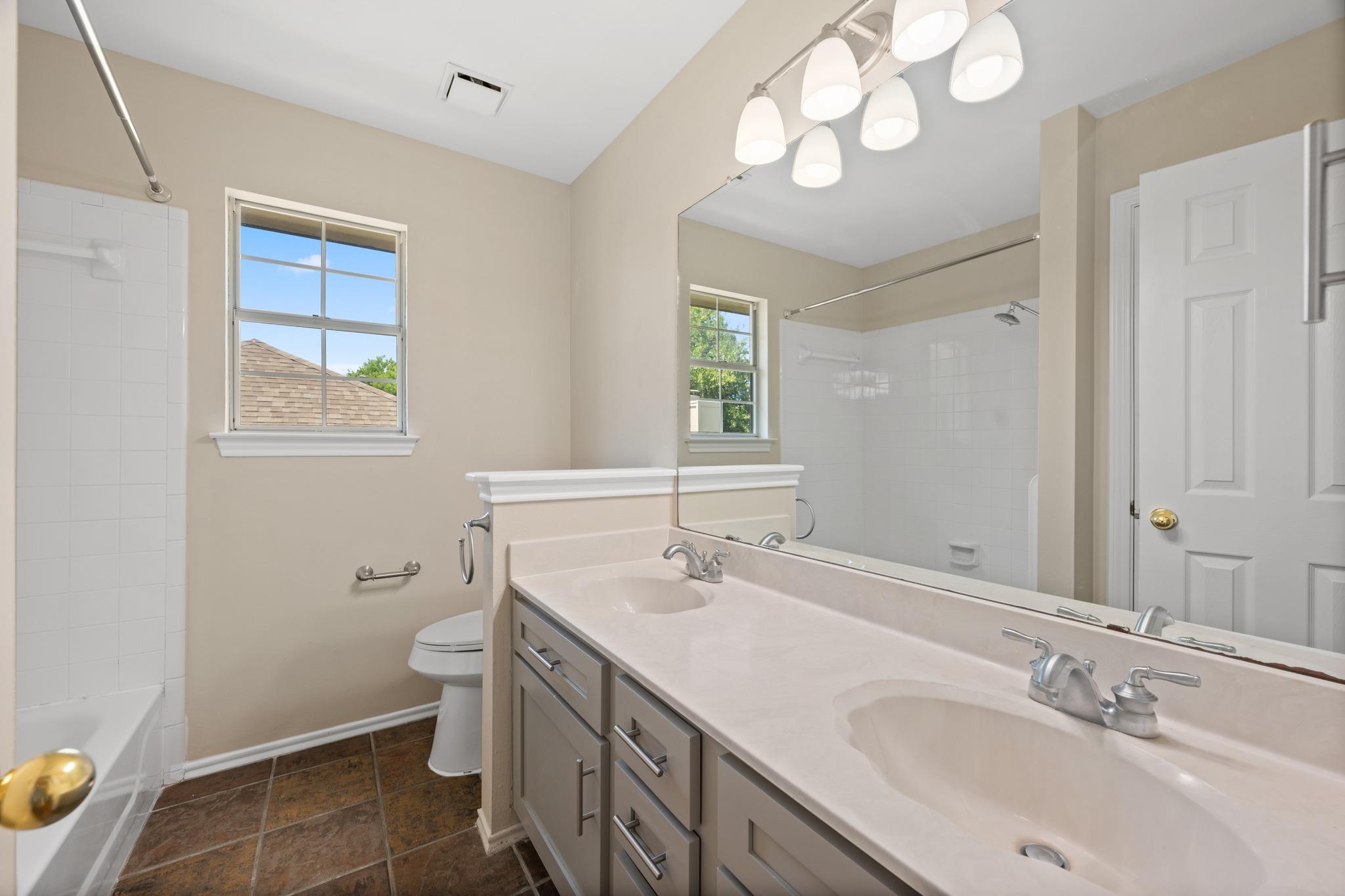 1304 Meadow Lark Dr Property Photo 30