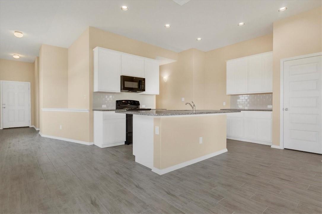 100 Four Star Dr Property Photo 7