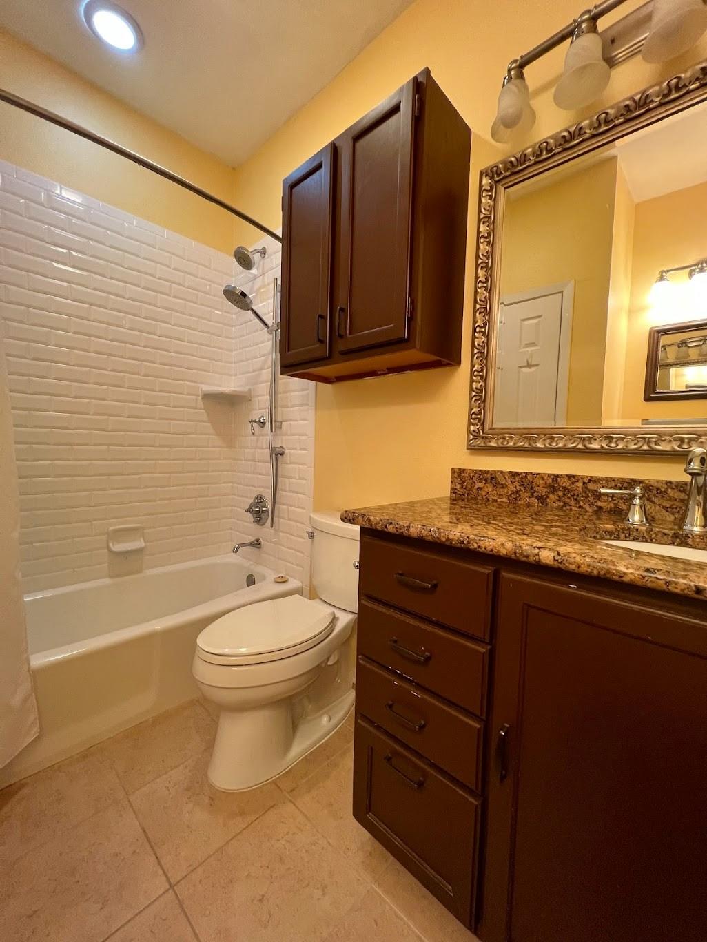 908 Poplar St #207 Property Photo 17