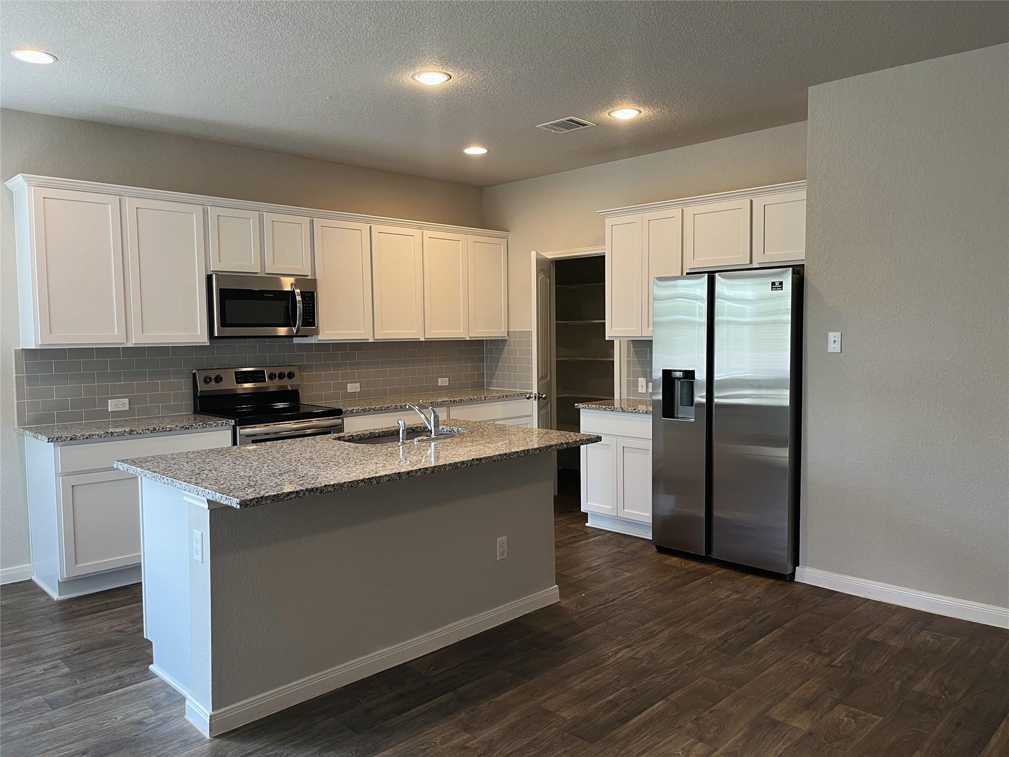 6621 Kildare Dr Property Photo 8