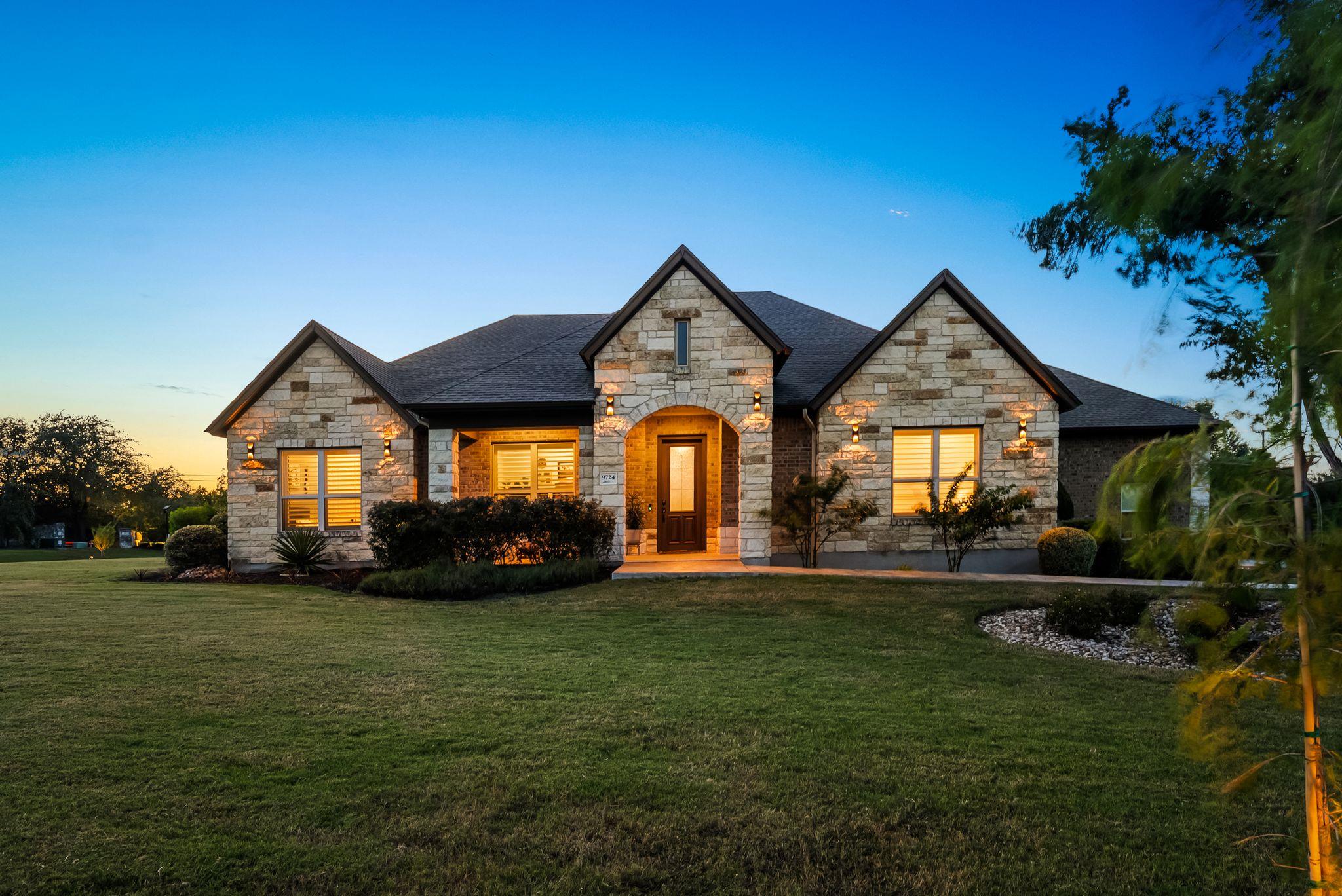 9724 Chamois Way Property Photo 4