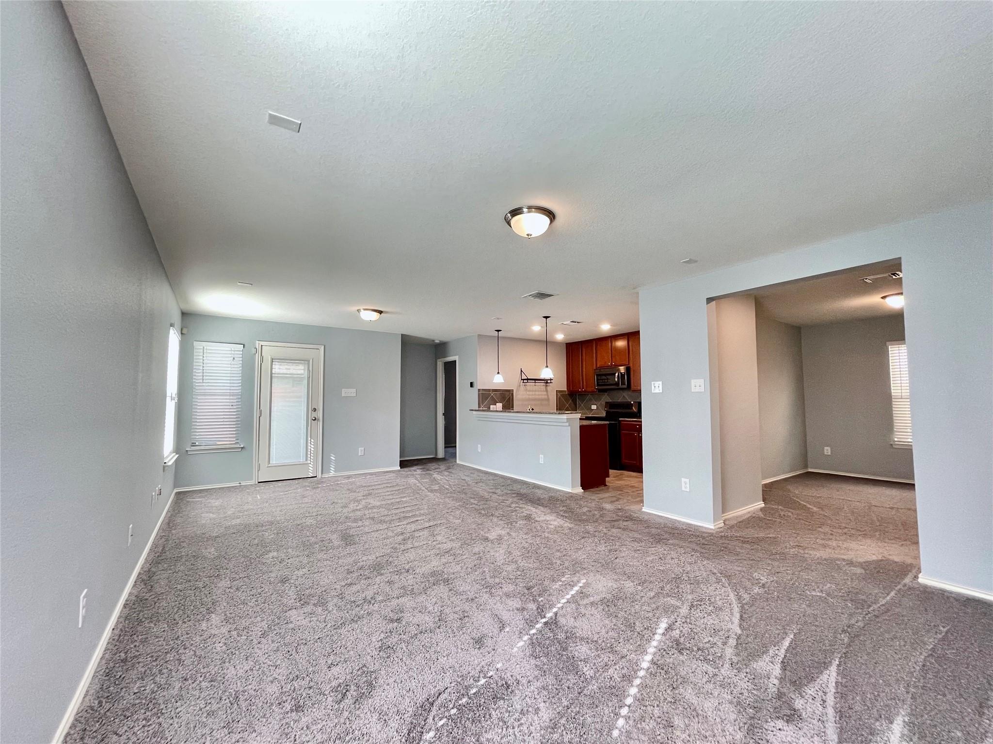 13709 Benjamin Harrison St Property Photo 6